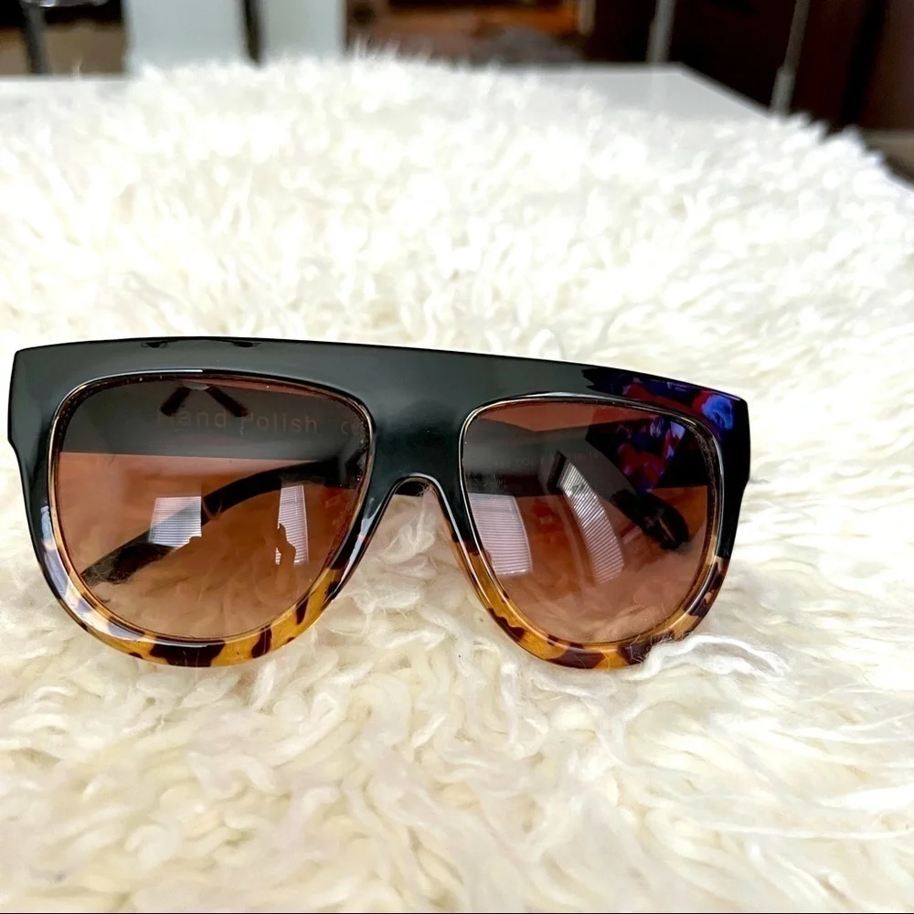 Hot 4 Summer🔥 Cute Oversized Flirty & Chic Glossy Brown Sunnies!😎 🕶 😍🔥